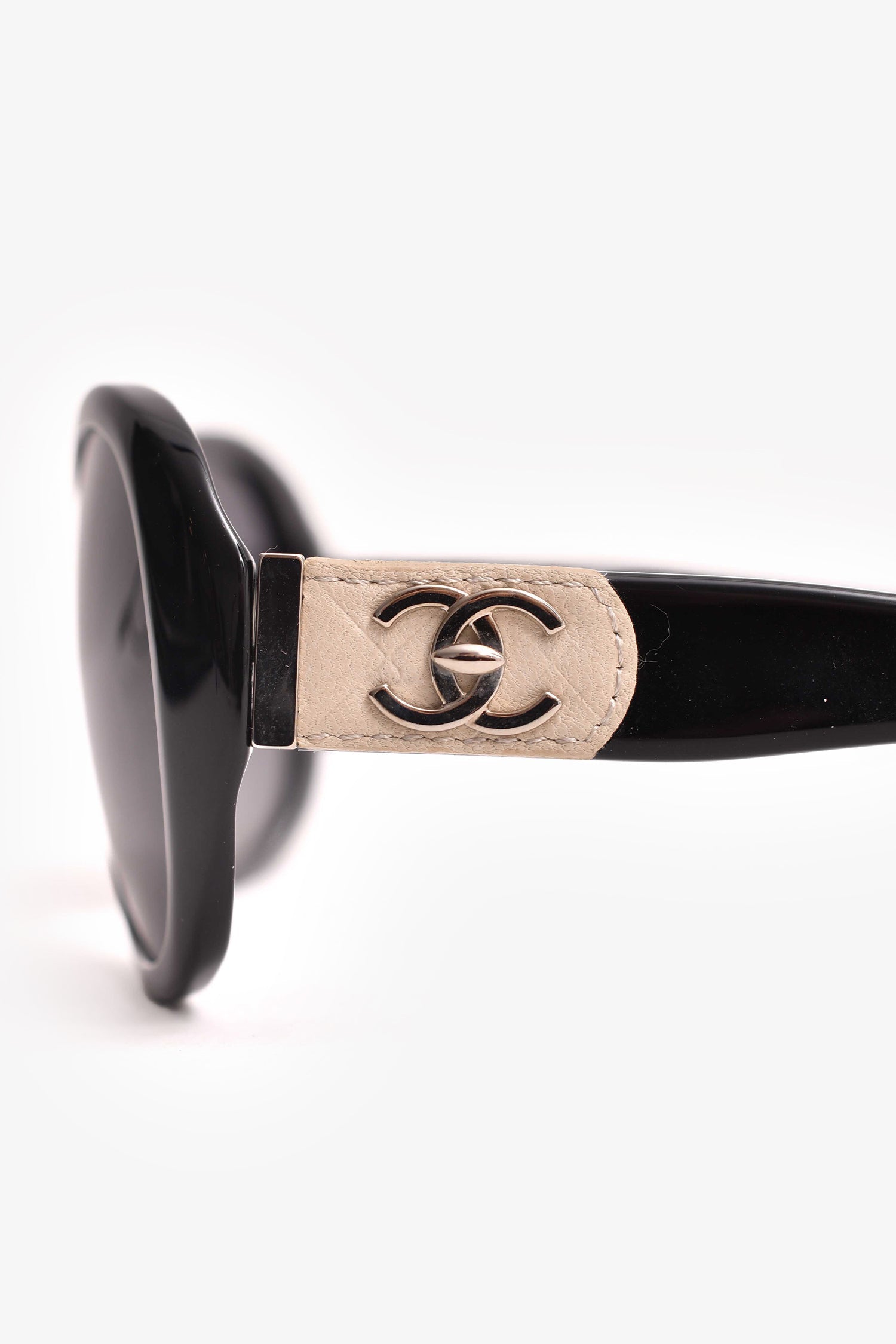 Chanel™ Black Acrylic Oversized Sunglasses with Beige Leather CC Turn Lock Sides