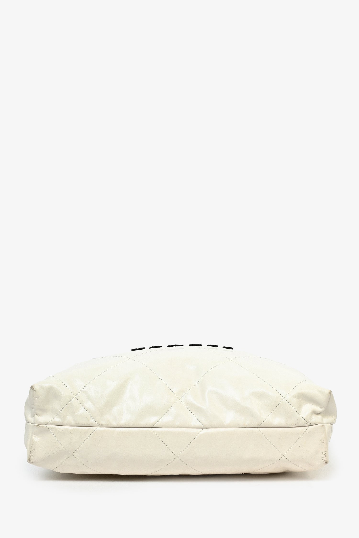 Chanel™ White Leather Small Chanel 22 Shoulder Bag