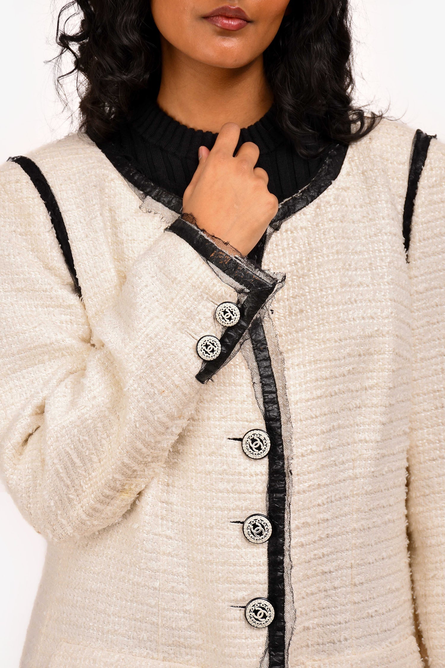 Chanel™ 2009 White Leather Trim Detailed Tweed Jacket Size 48 (As Is)