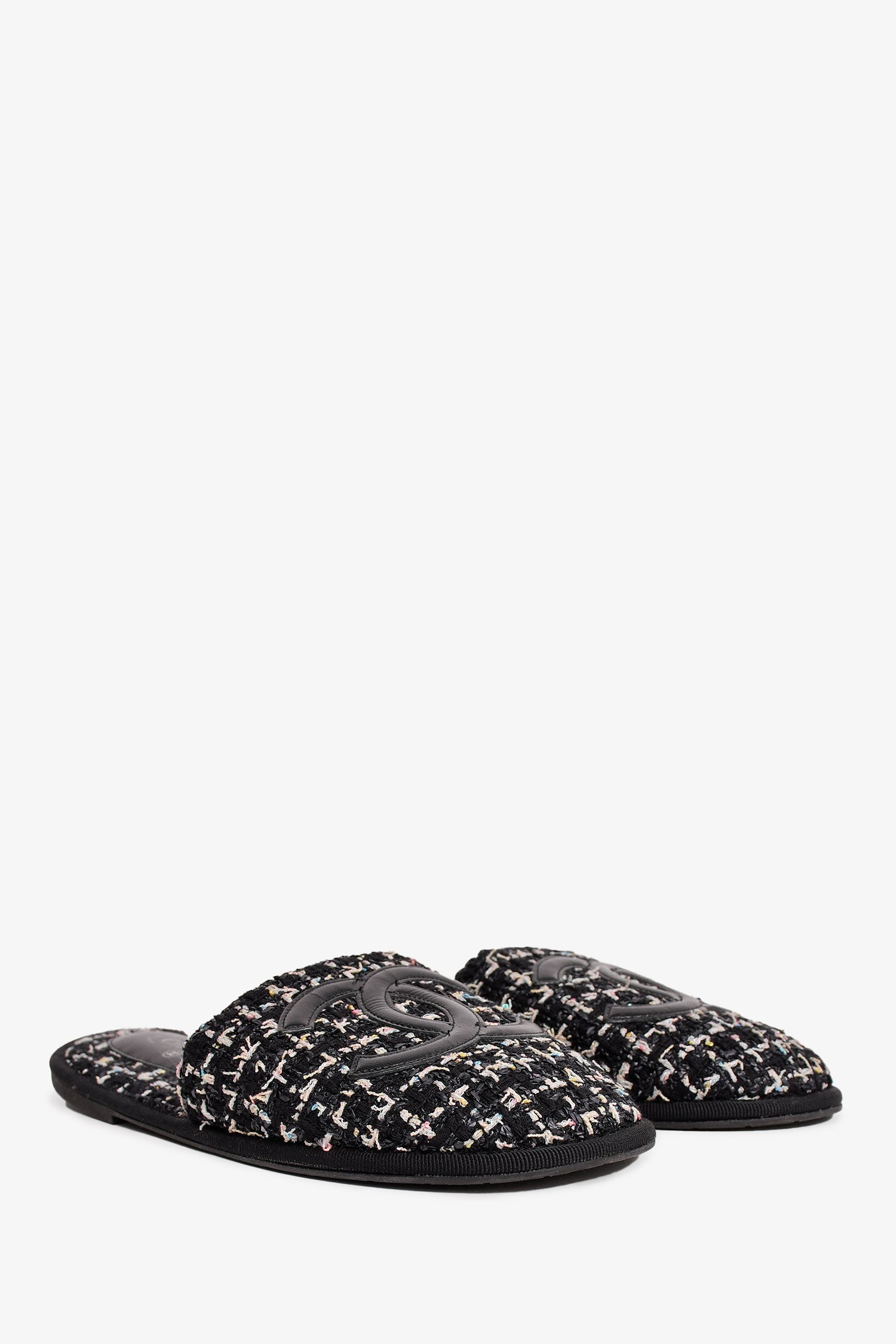 Chanel™ 2019 Black Tweed CC Logo Slippers Size S