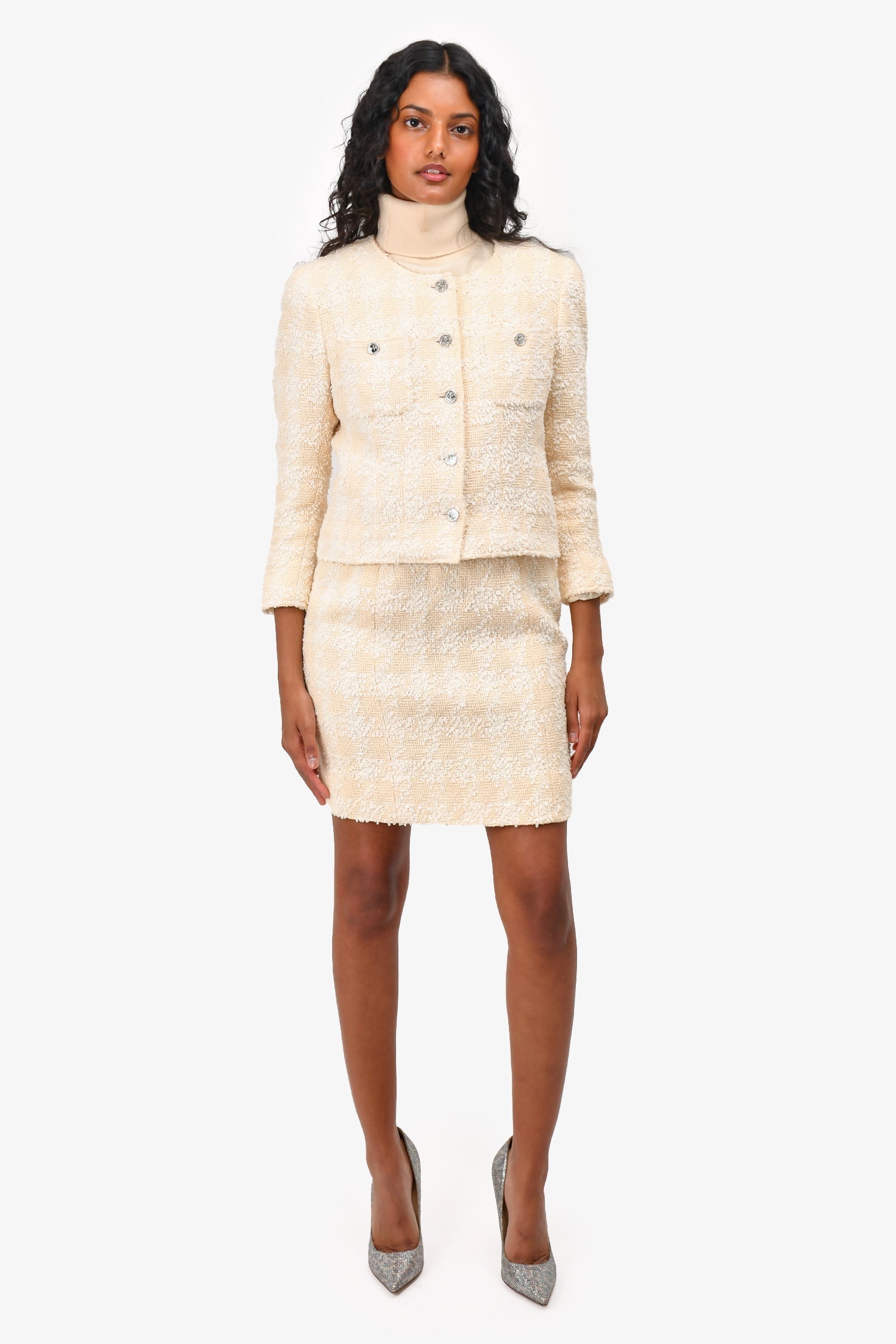 Chanel™ Vintage Cream Tweed Cropped Blazer + Skirt Set Est. Size 36