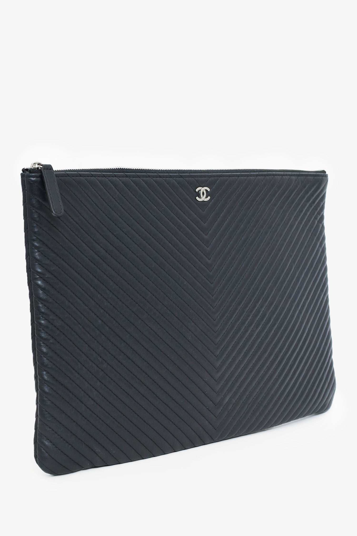 Chanel™ 2016 Black Leather Chevron Quilted O-Case