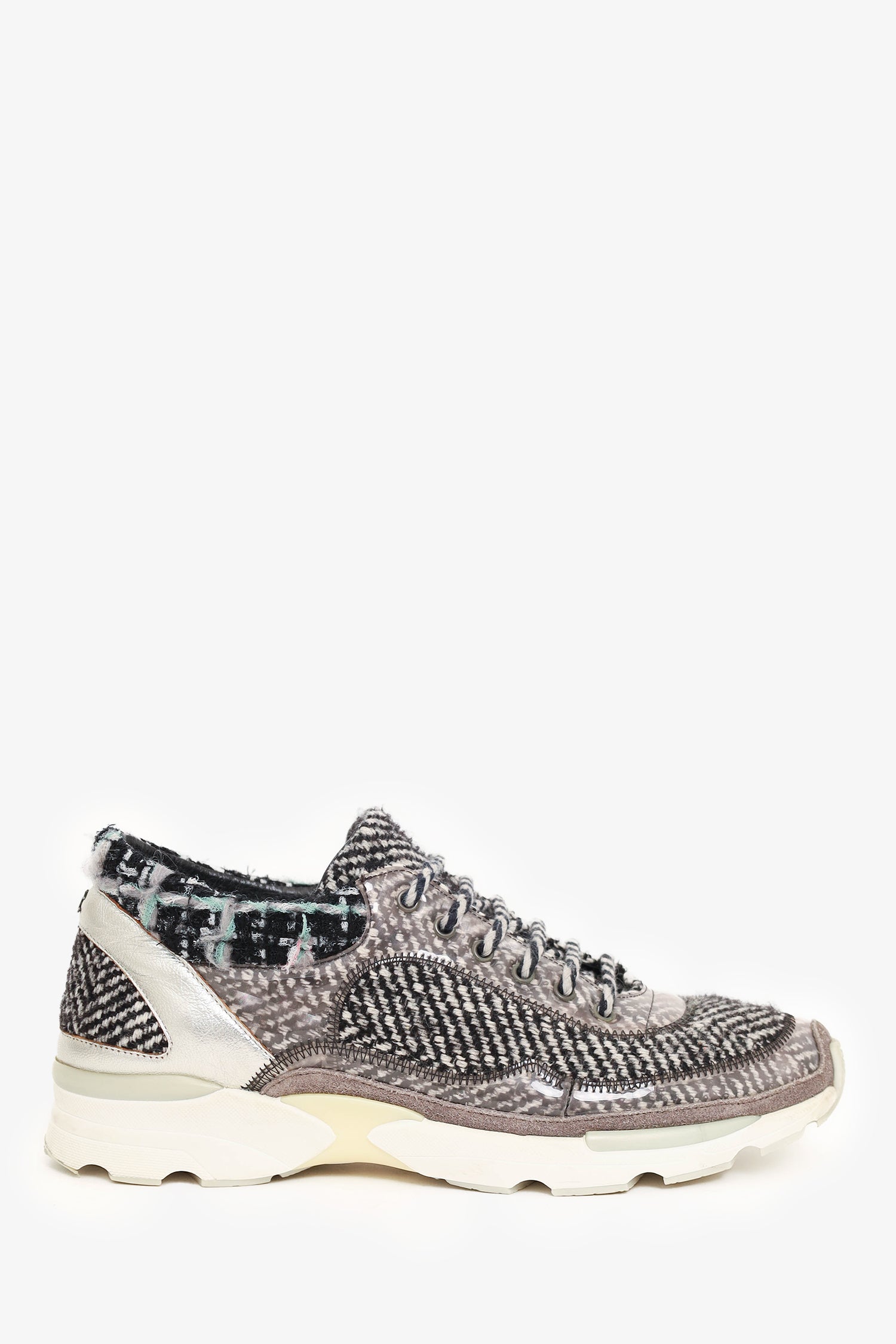 Chanel™ Black/White Tweed/Leather Sneakers Size 38.5