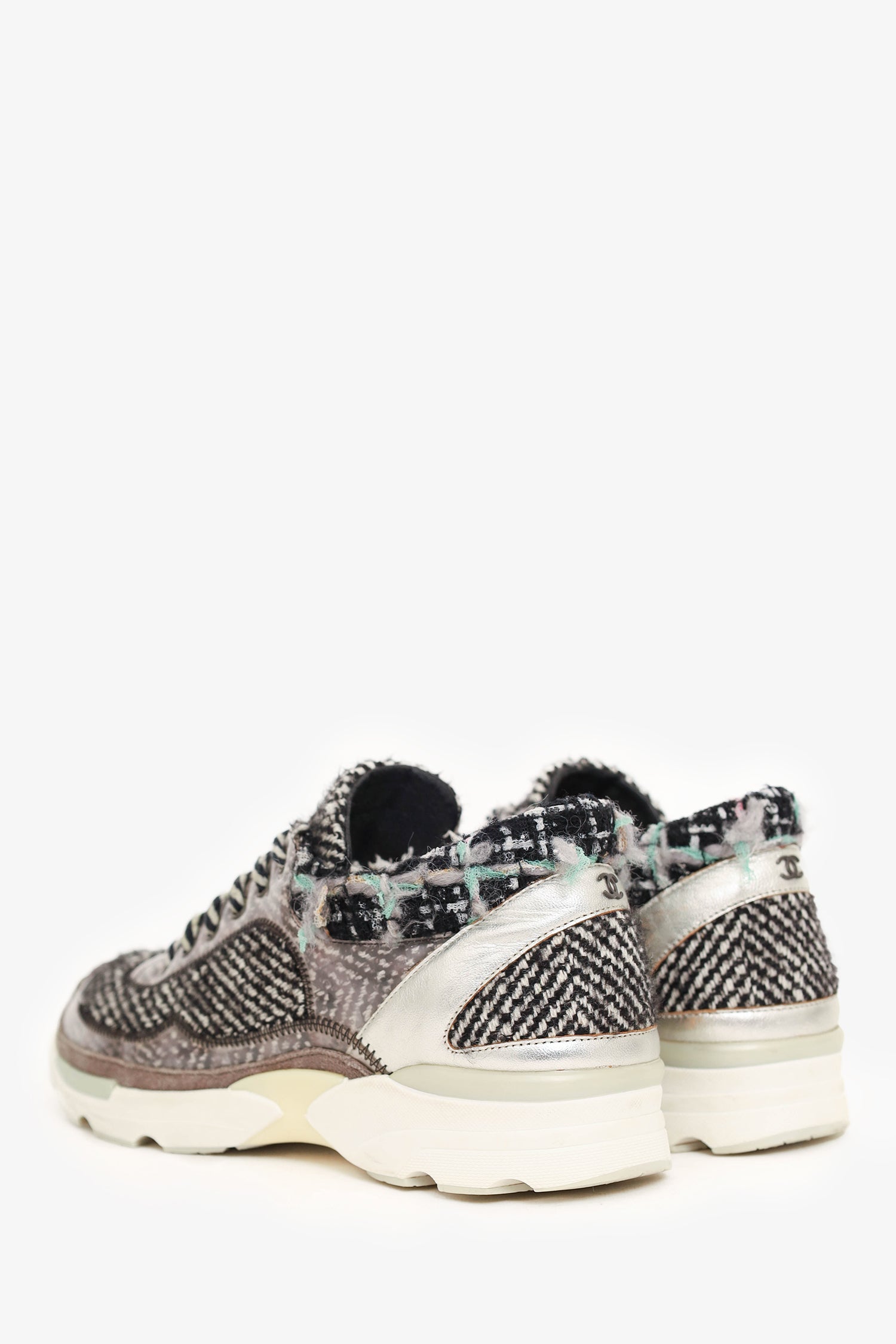 Chanel™ Black/White Tweed/Leather Sneakers Size 38.5