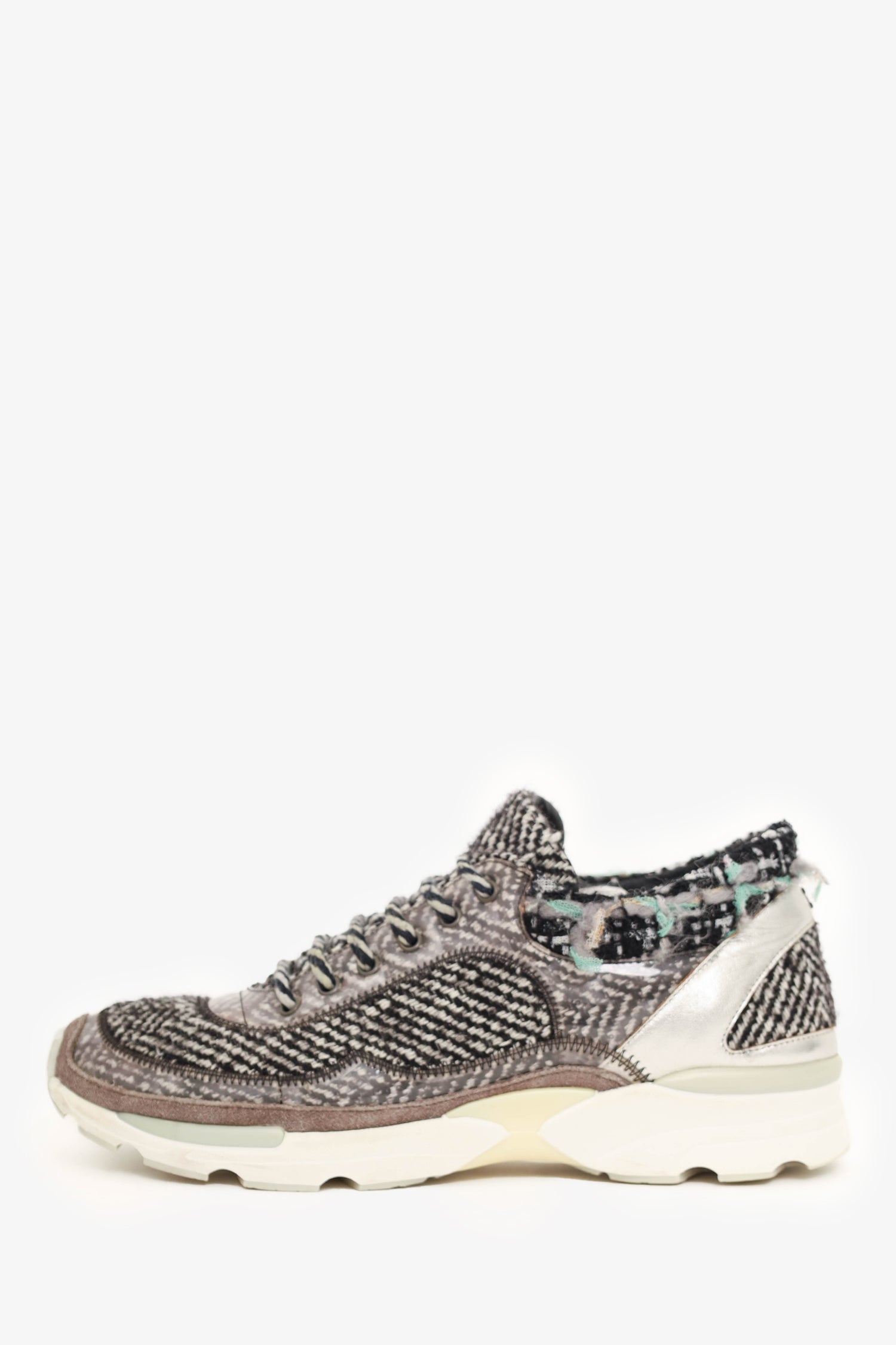 Chanel™ Black/White Tweed/Leather Sneakers Size 38.5
