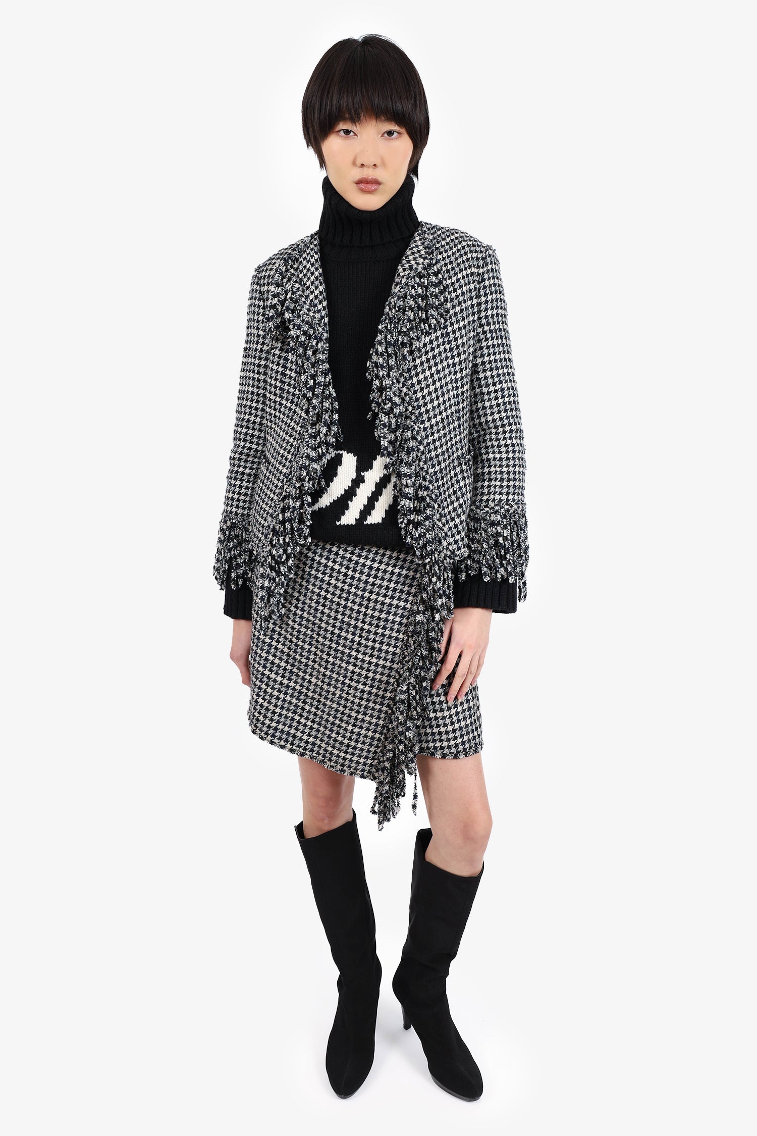 Chanel™ 07P Black/White Houndstooth Tweed Fringe Jacket with Skirt Set Size 40/42