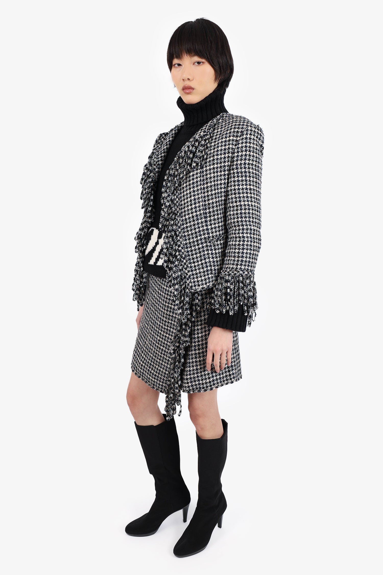 Chanel™ 07P Black/White Houndstooth Tweed Fringe Jacket with Skirt Set Size 40/42
