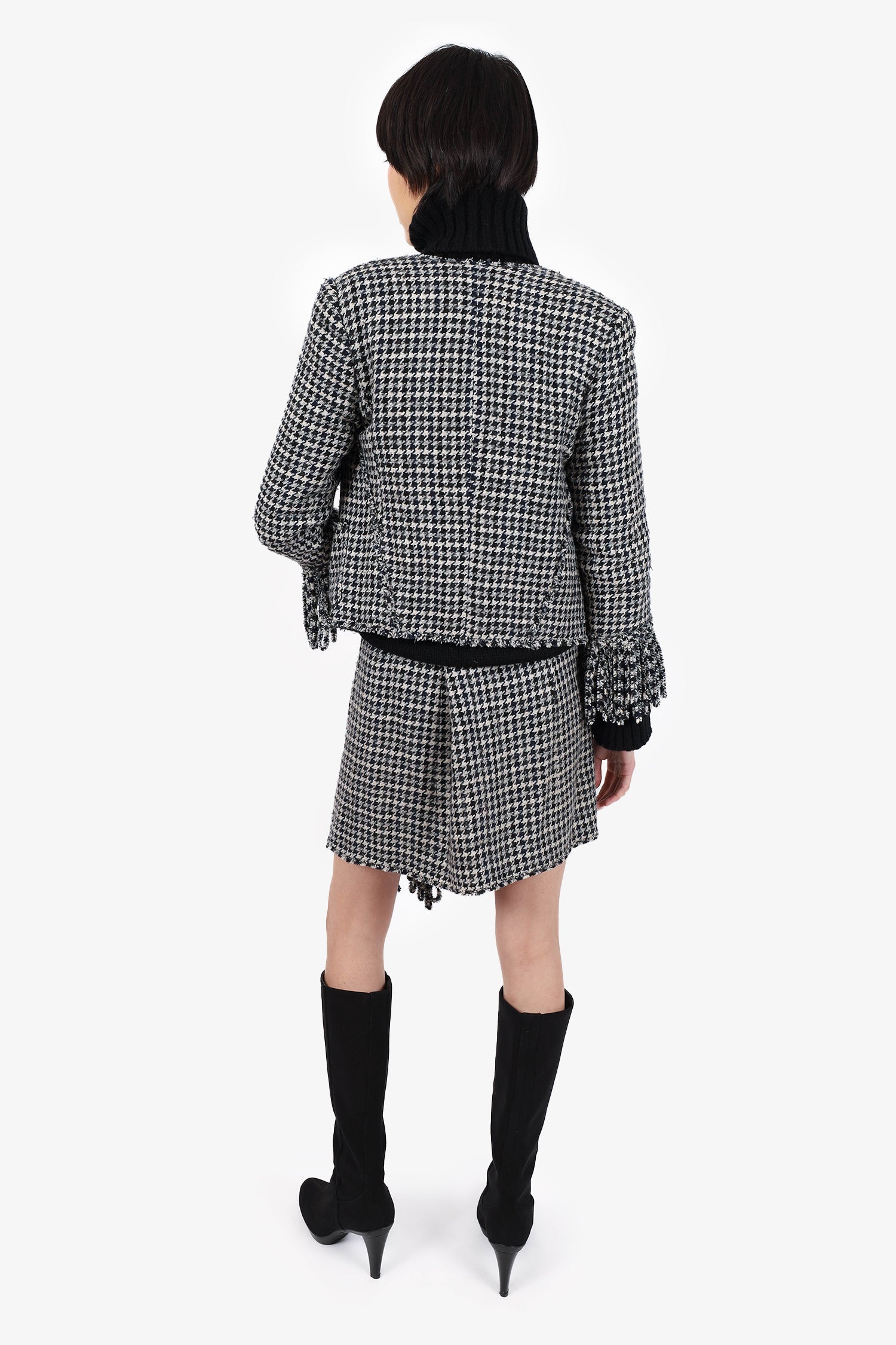 Chanel™ 07P Black/White Houndstooth Tweed Fringe Jacket with Skirt Set Size 40/42