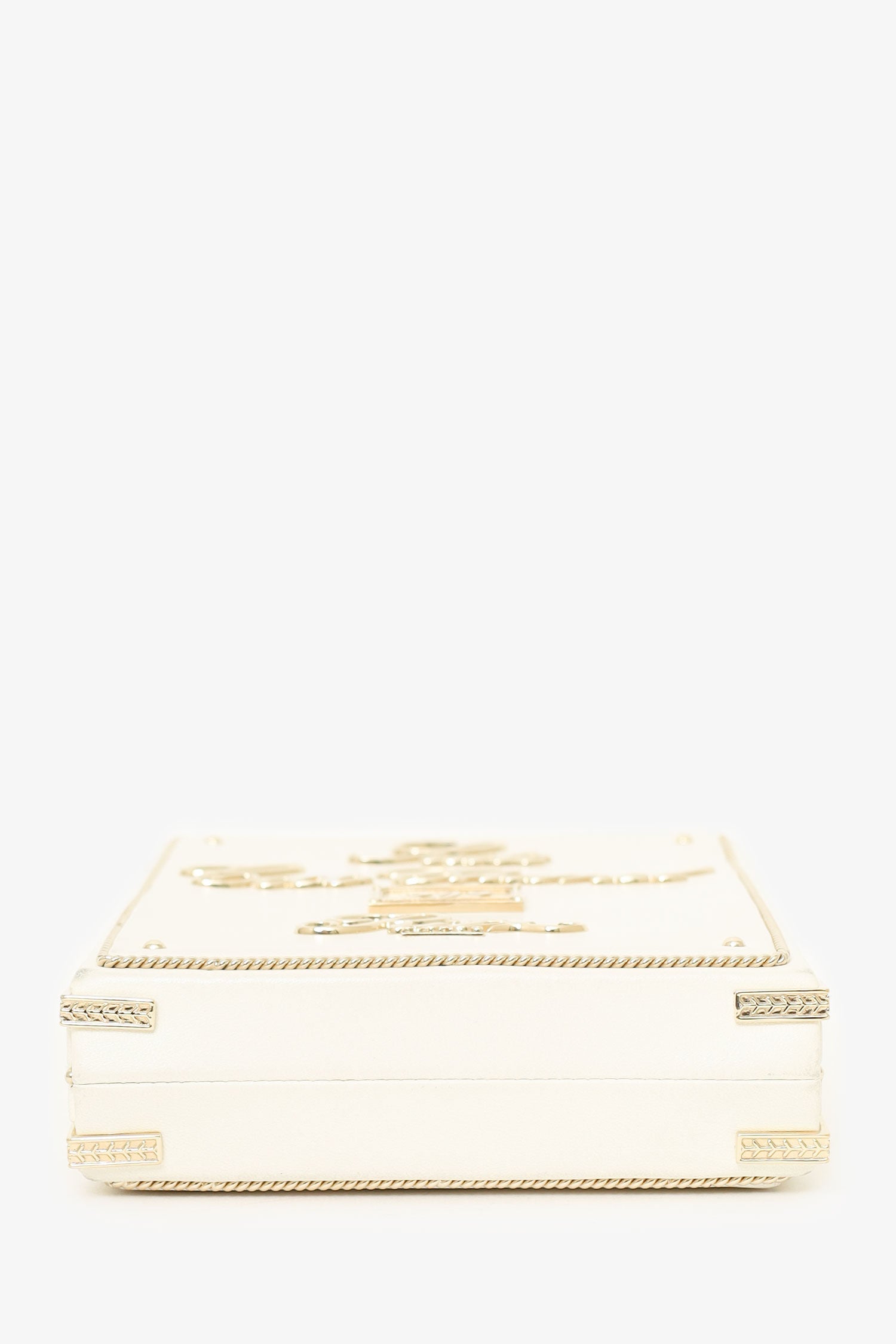 Chanel™ 2017-18 White Lambskin Paris-Cosmopolite Coco In Ritz Clutch with Chain