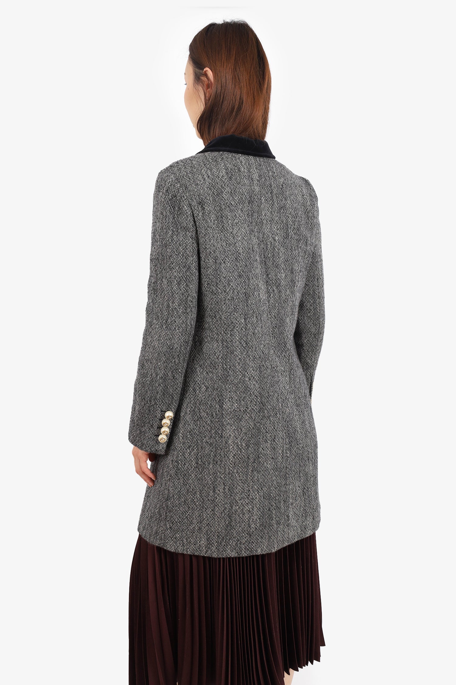 Gucci 2018 Grey Wool Single Breasted Coat with Pearl Buttons Size 40