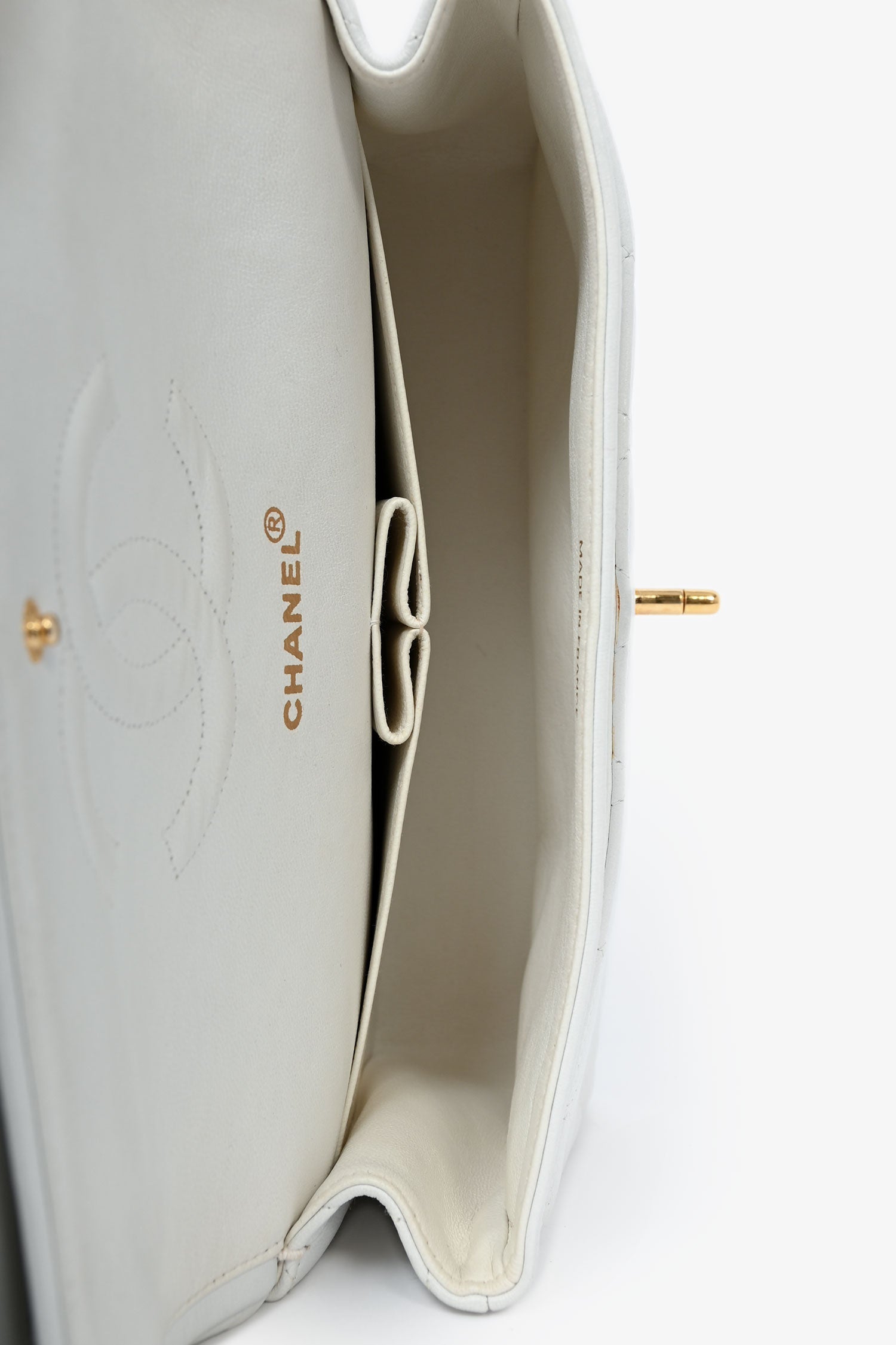 Chanel™ 1991-94 Vintage White Quilted Leather Medium Double Flap (Refurbished)