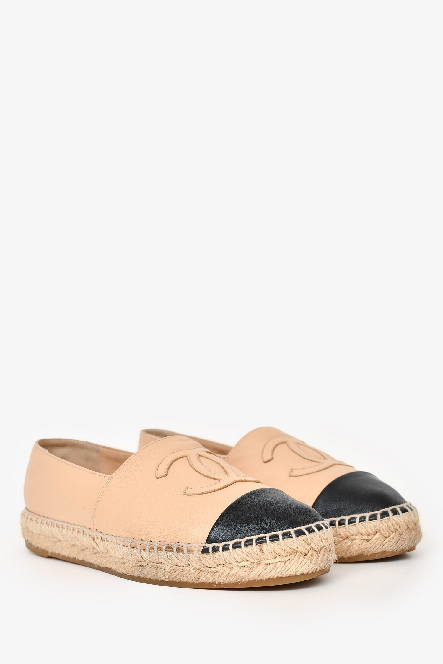 Chanel™ Beige/Black Leather 'CC' Logo Espadrilles Size 37