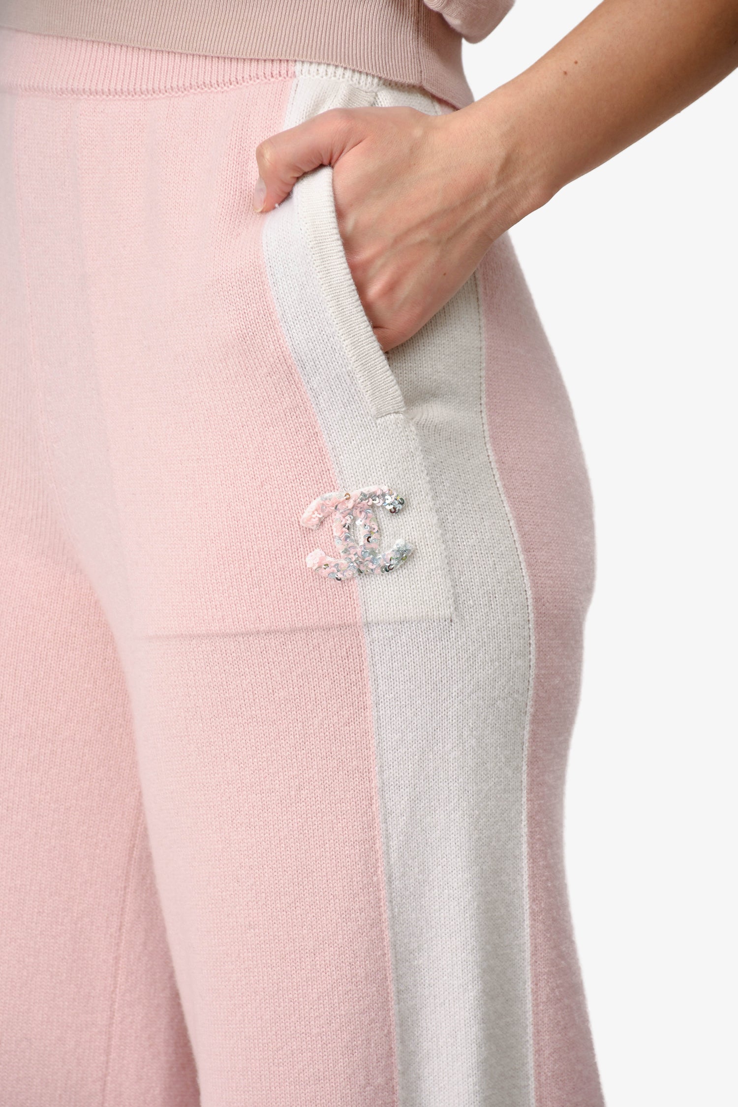 Chanel™ Cruise 2024 Pink/White Cashmere Sequin CC Wide Leg Pants Size 34
