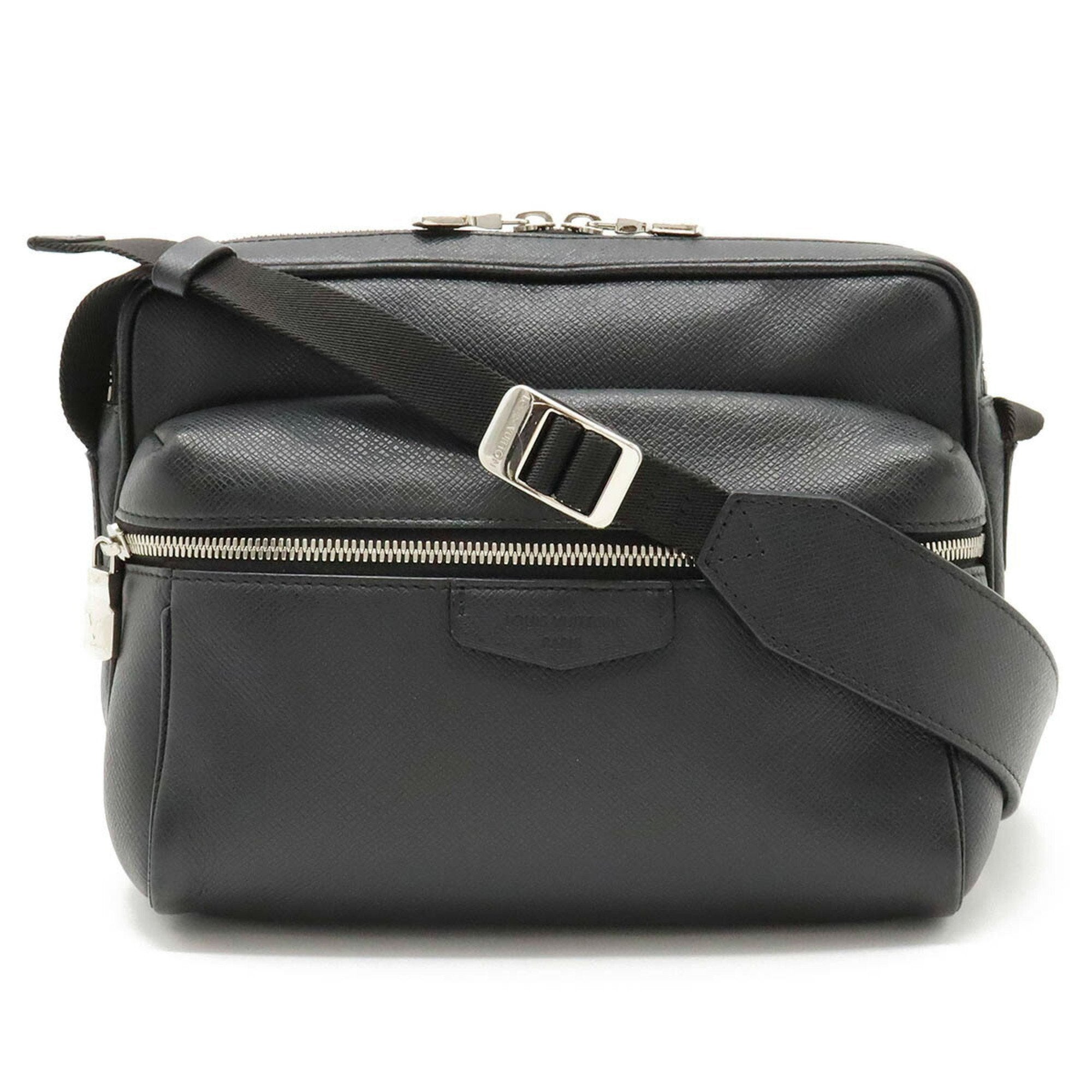 Louis Vuitton Outdoor Leather Shoulder Bag ()