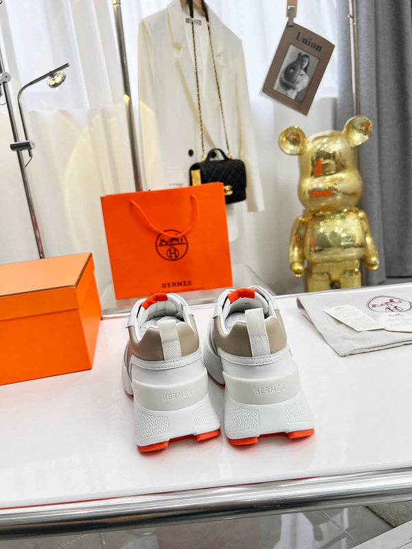 VV - HMS Shoes - 200