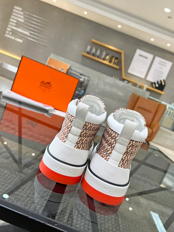 VV - HMS Shoes - 086