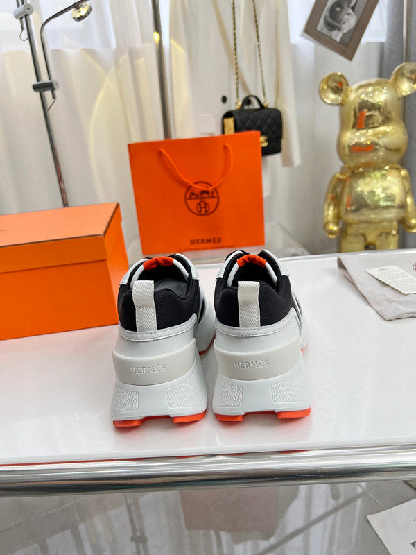 VV - HMS Shoes - 189