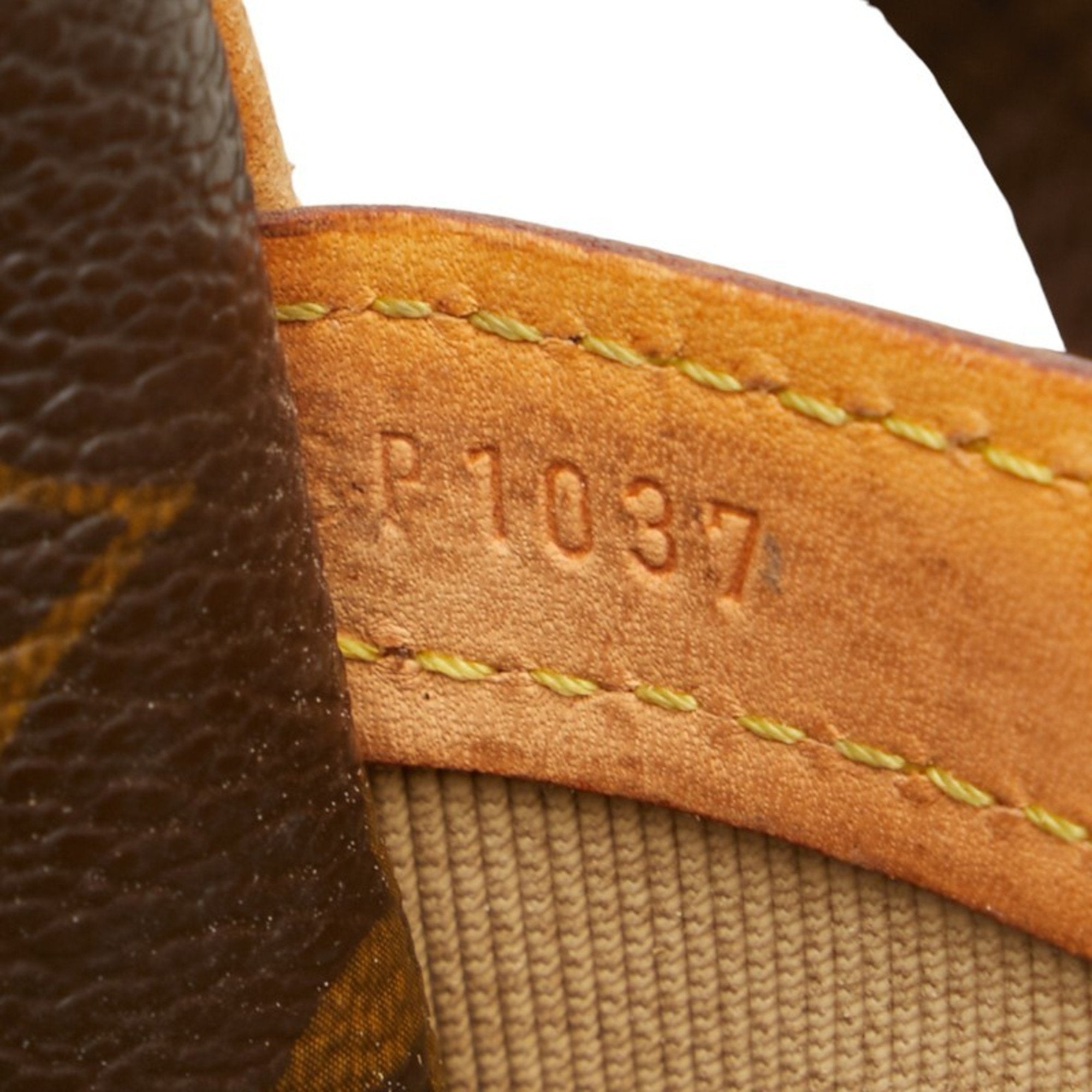Louis Vuitton Reporter Canvas Shoulder Bag ()
