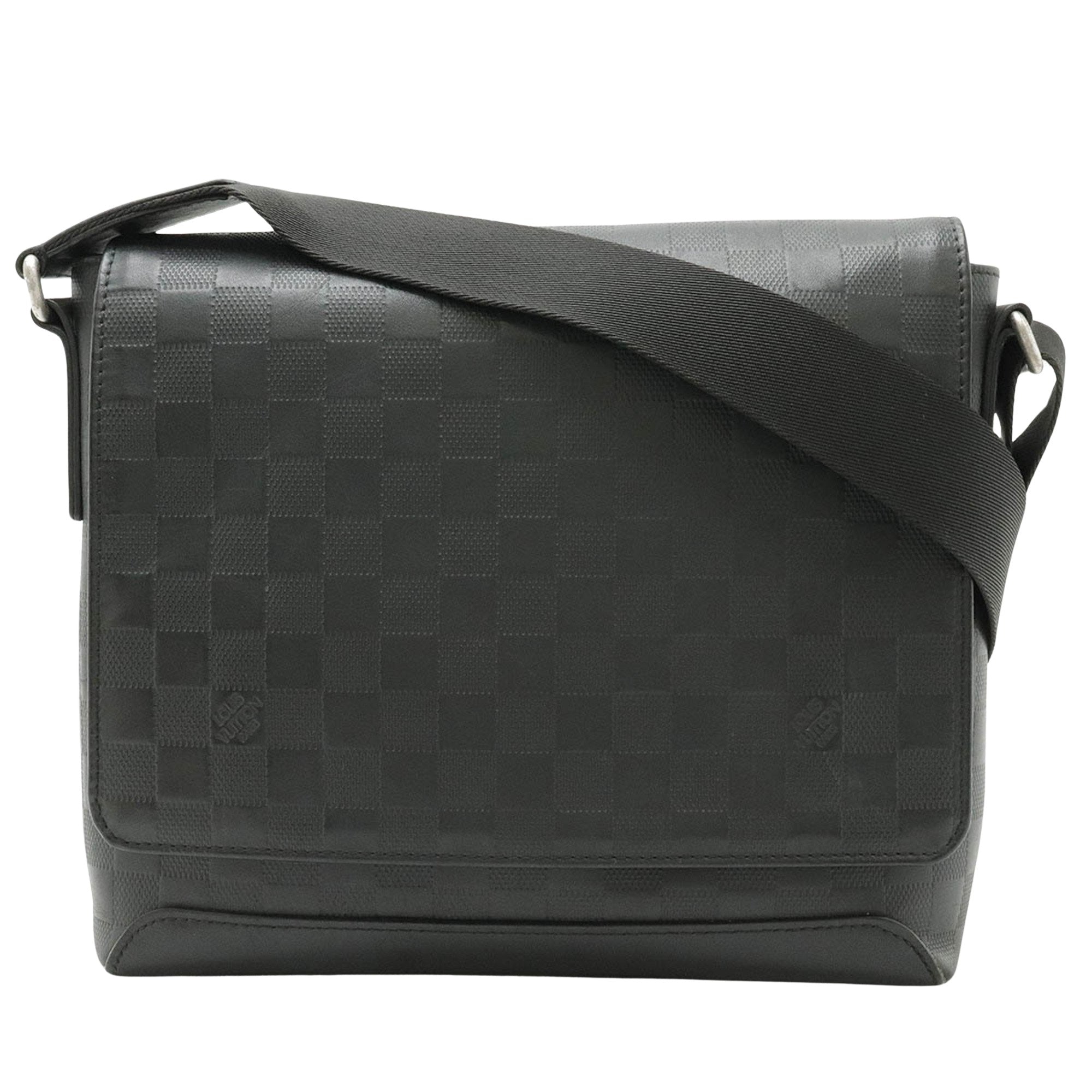 Louis Vuitton District Leather Shoulder Bag ()