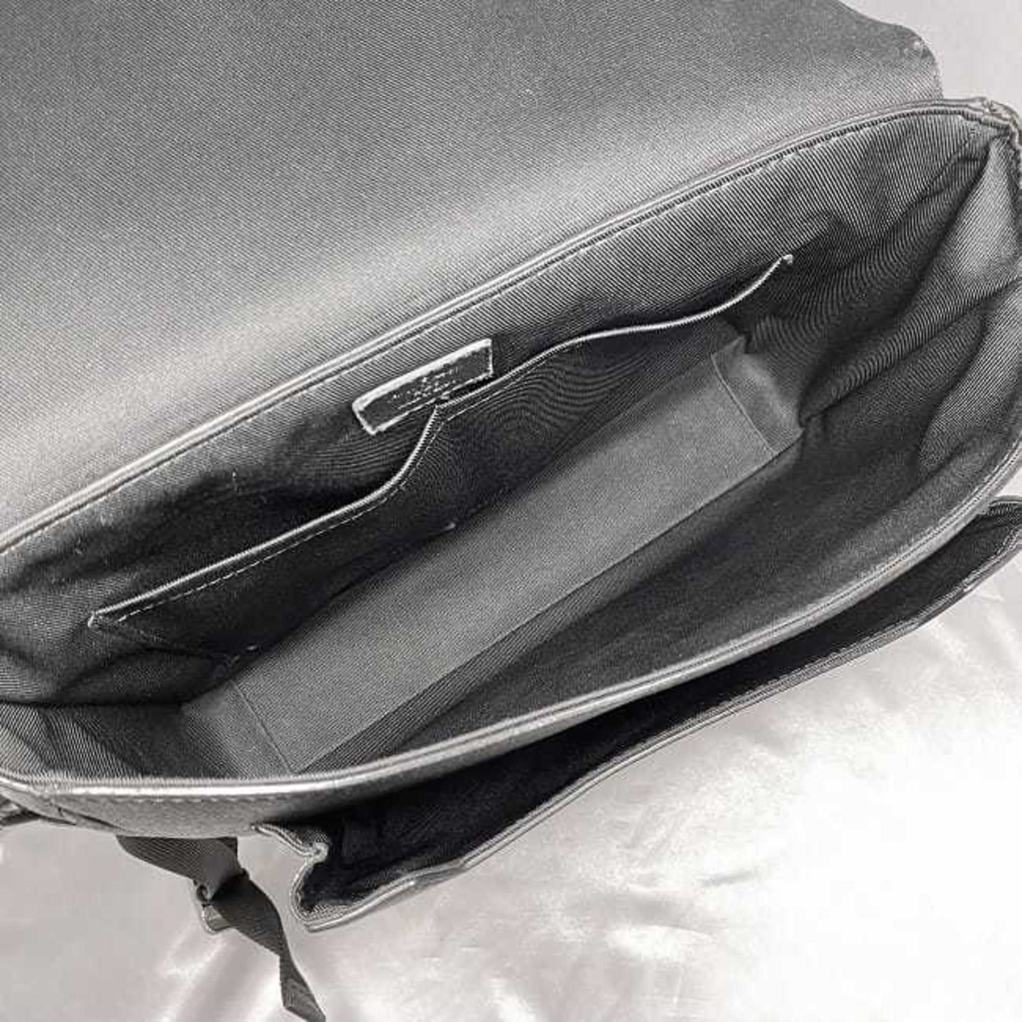 Louis Vuitton Messenger Leather Shoulder Bag ()