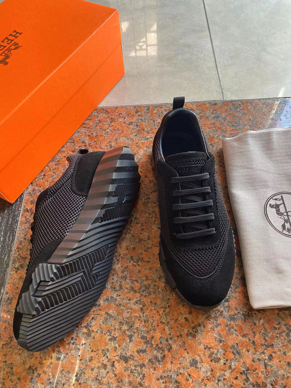 VV - HMS Shoes - 055