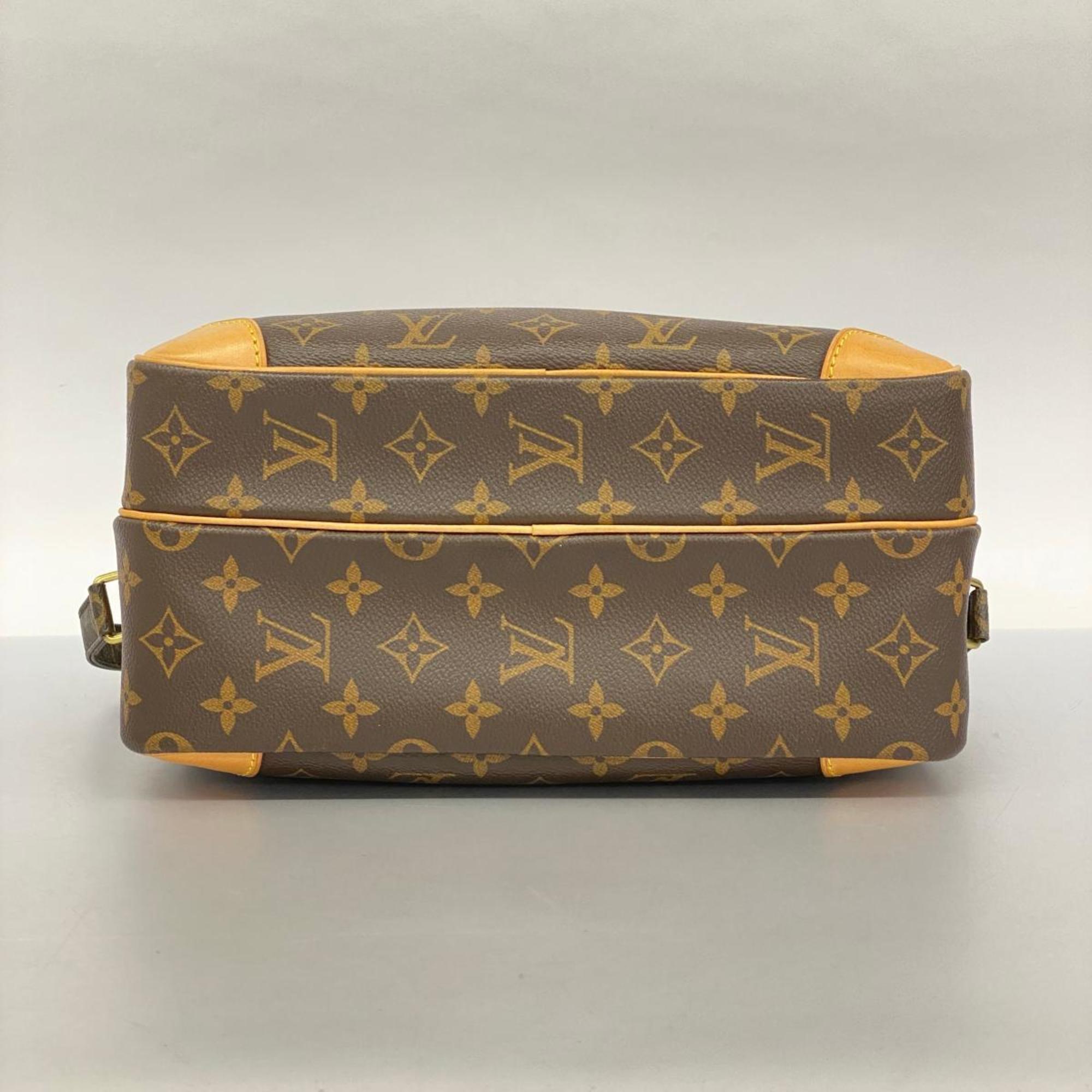Louis Vuitton Nile Canvas Shoulder Bag ()