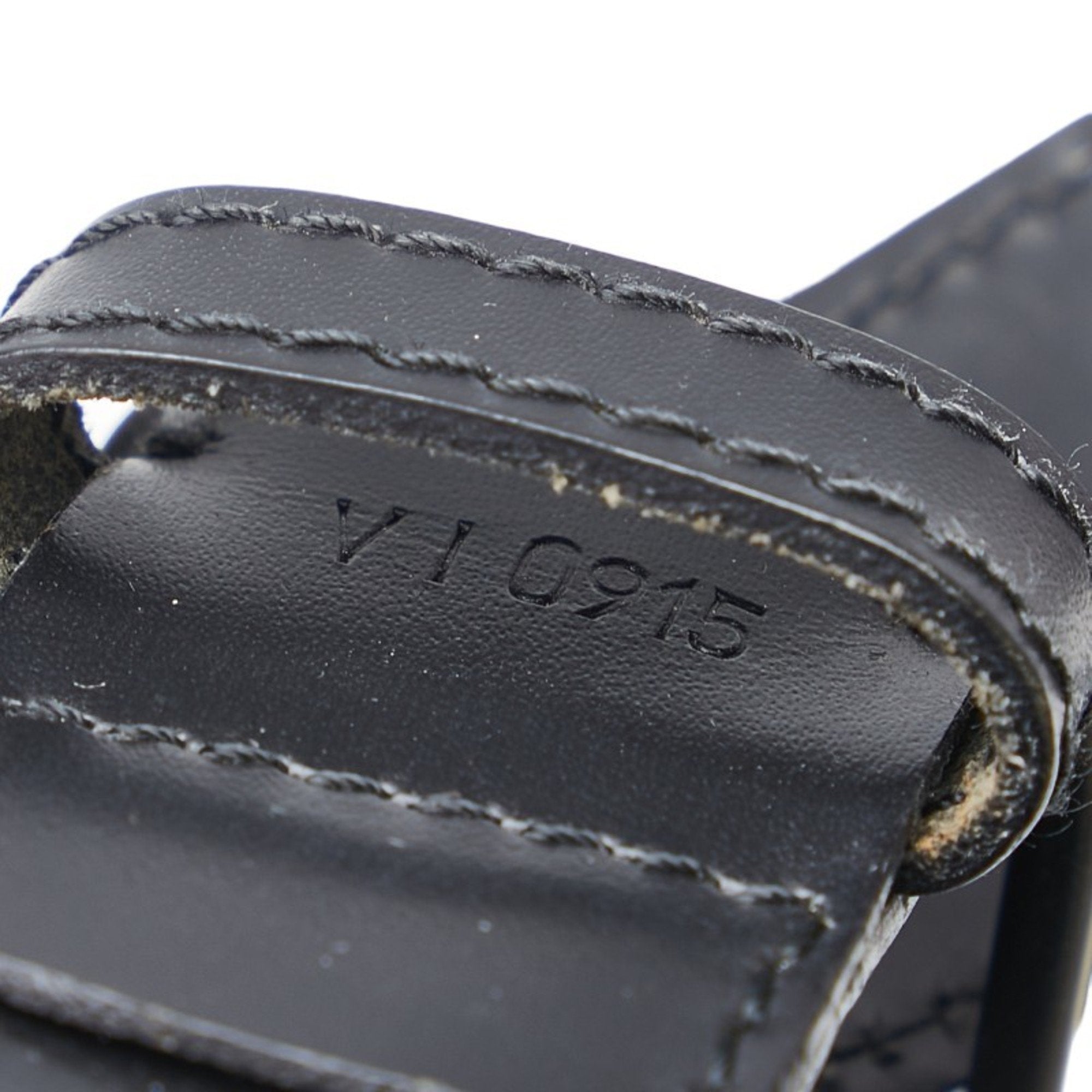 Louis Vuitton Sac D'épaule Leather Shoulder Bag ()