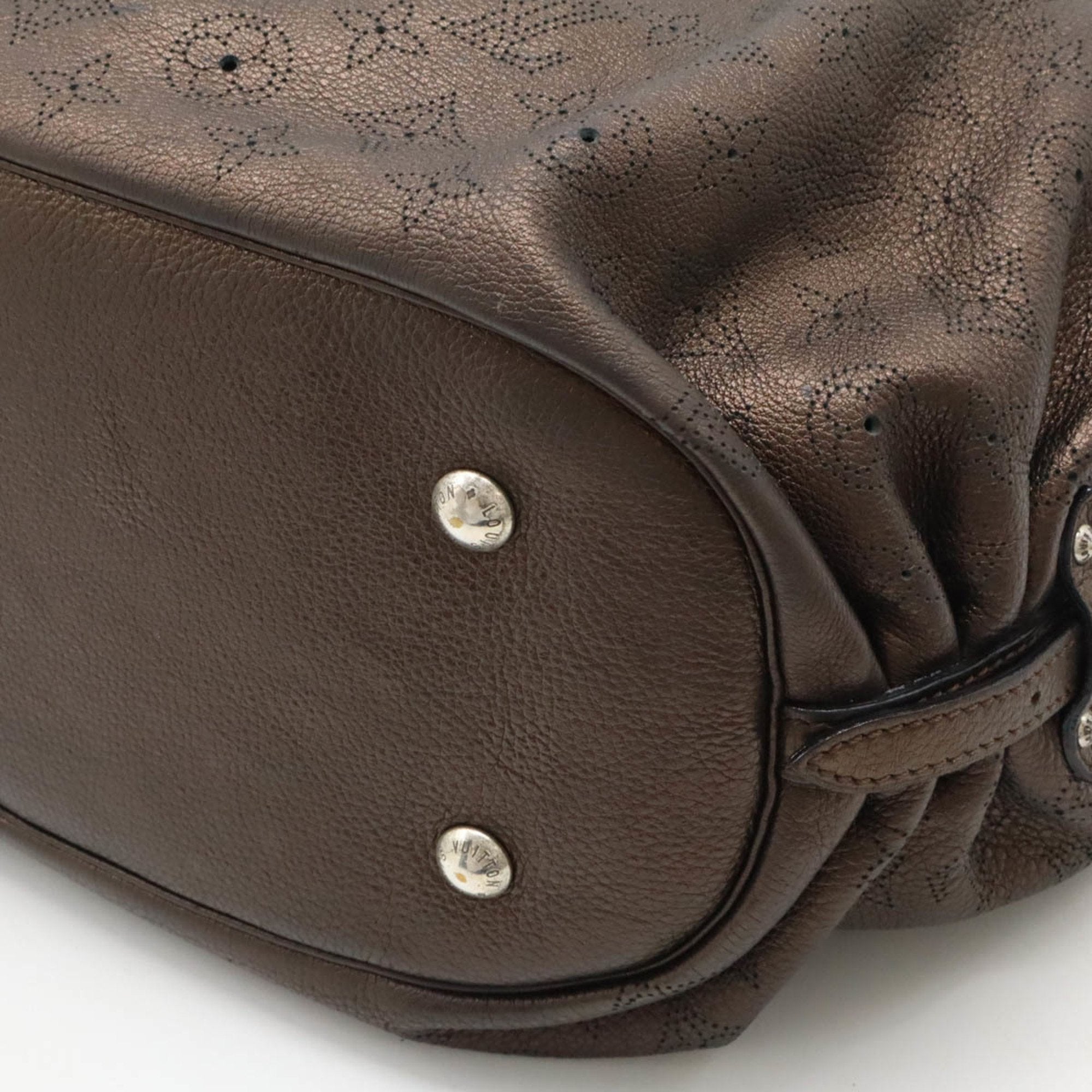 Louis Vuitton Mahina Leather Shoulder Bag ()