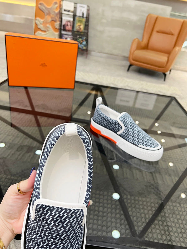 VV - HMS Shoes - 089