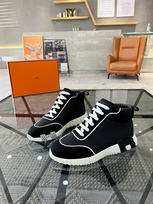 VV - HMS Shoes - 021