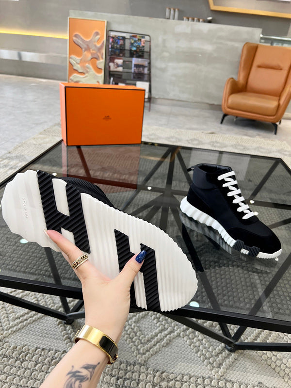 VV - HMS Shoes - 029