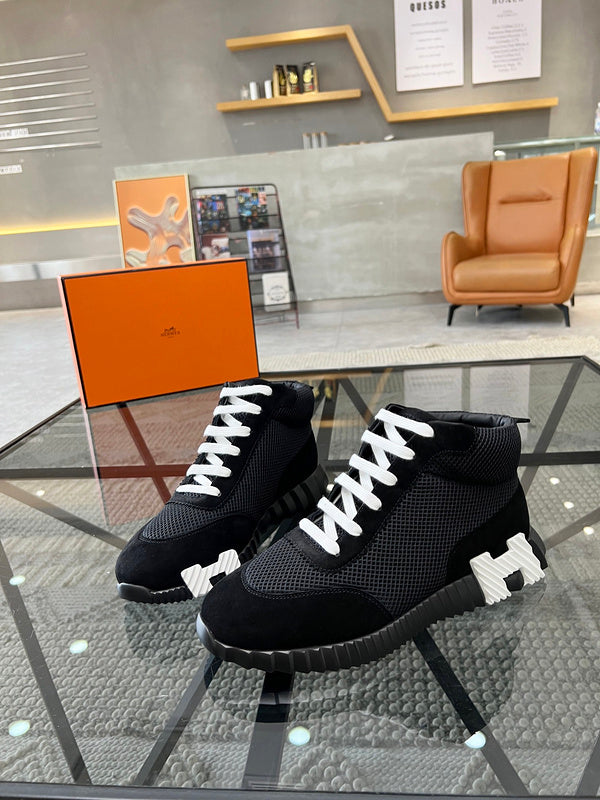 VV - HMS Shoes - 027